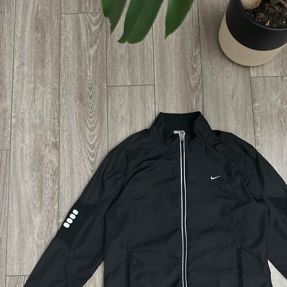 00's Y2K Black Nike Athletic Windbreaker
Jacket